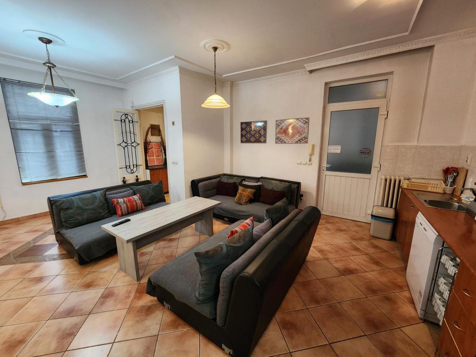 Authentic Belgrade Centre Apartments For Large Groups, Republic Square - Up To 47 People In 5 Apartments Værelse billede