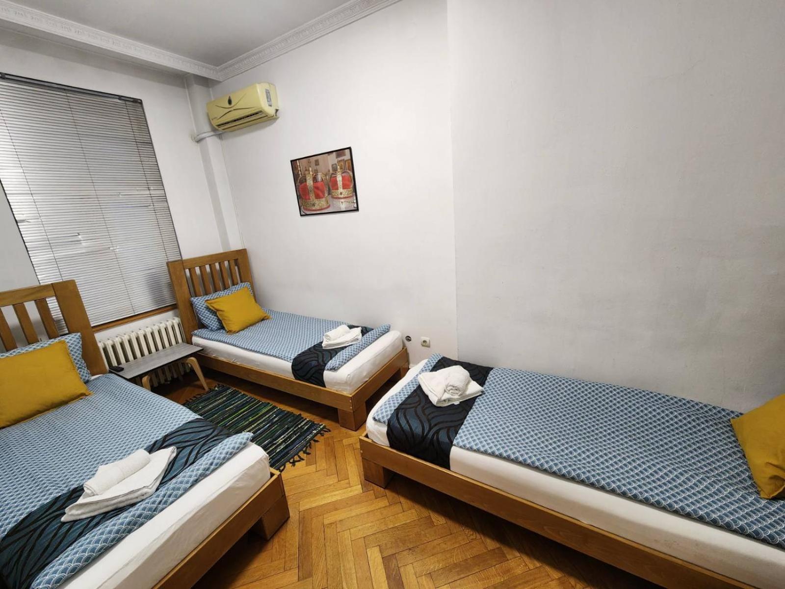 Authentic Belgrade Centre Apartments For Large Groups, Republic Square - Up To 47 People In 5 Apartments Værelse billede