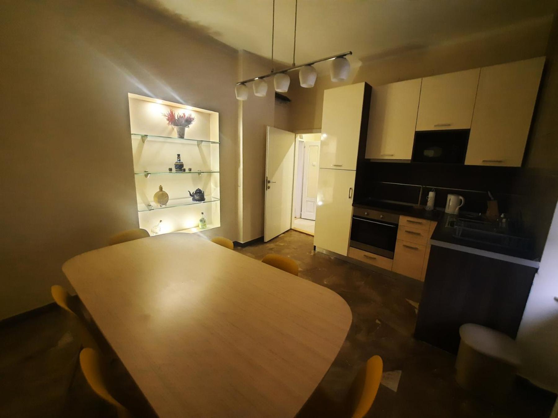 Authentic Belgrade Centre Apartments For Large Groups, Republic Square - Up To 47 People In 5 Apartments Værelse billede