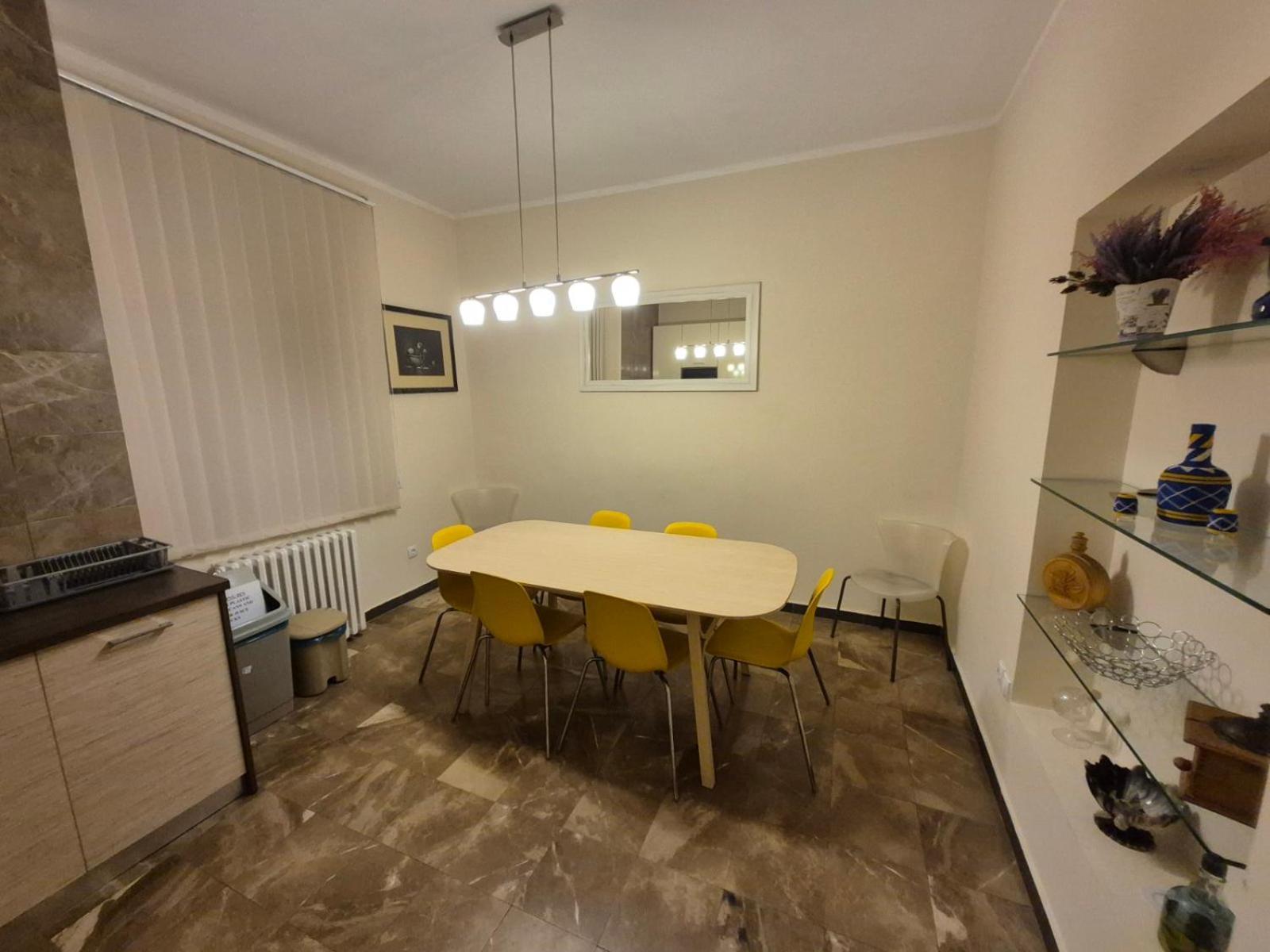 Authentic Belgrade Centre Apartments For Large Groups, Republic Square - Up To 47 People In 5 Apartments Værelse billede