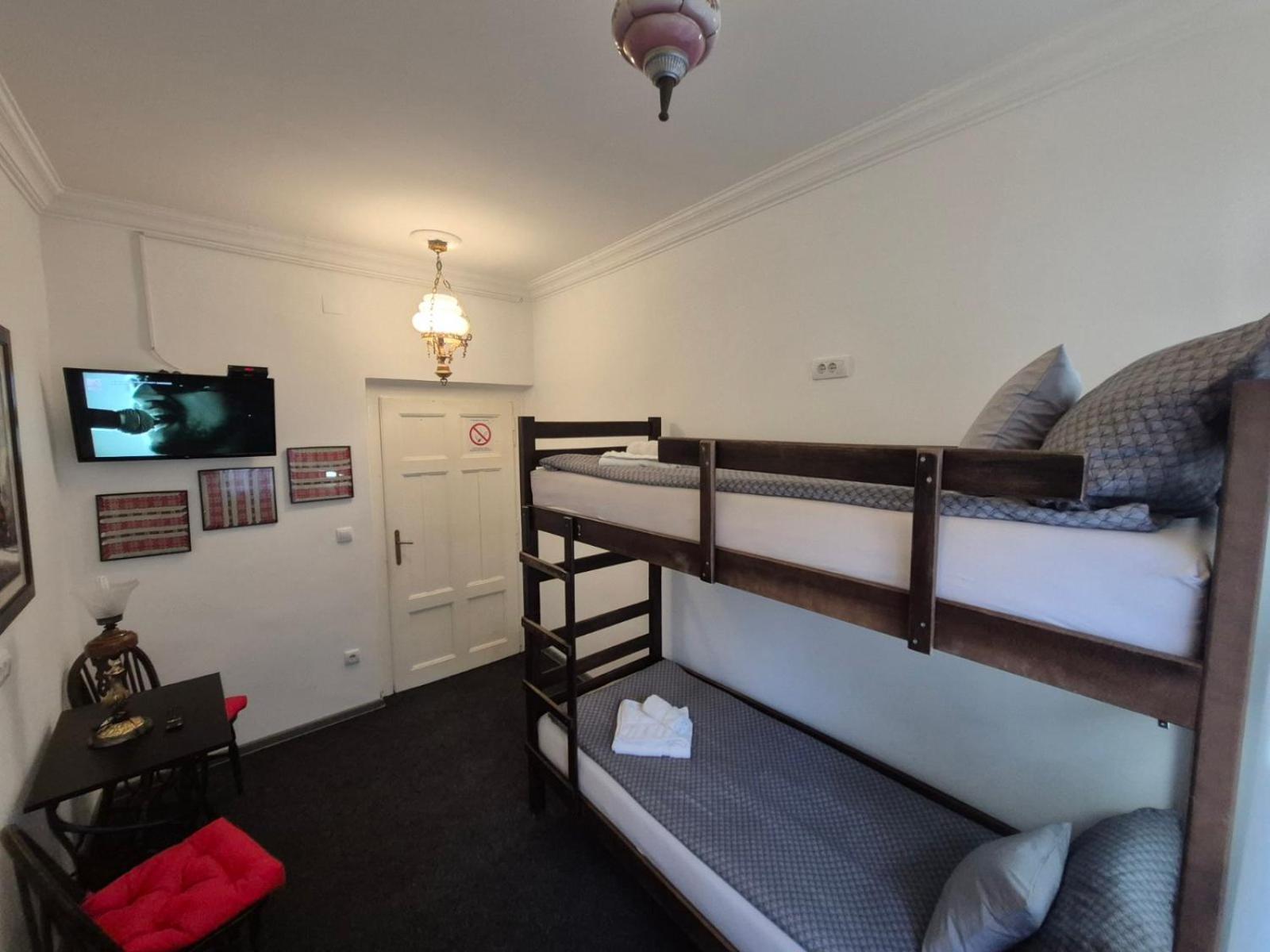 Authentic Belgrade Centre Apartments For Large Groups, Republic Square - Up To 47 People In 5 Apartments Værelse billede