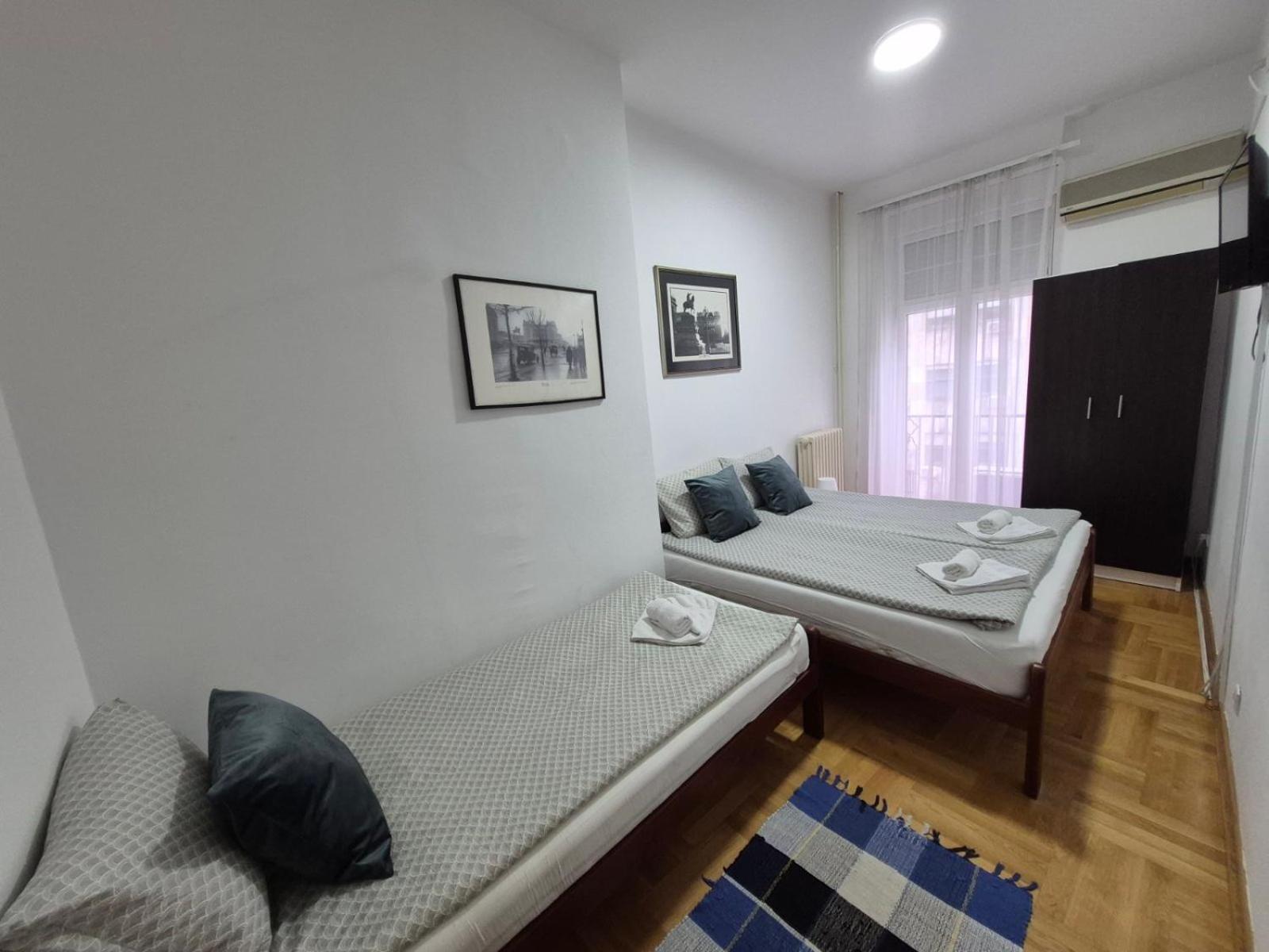 Authentic Belgrade Centre Apartments For Large Groups, Republic Square - Up To 47 People In 5 Apartments Værelse billede