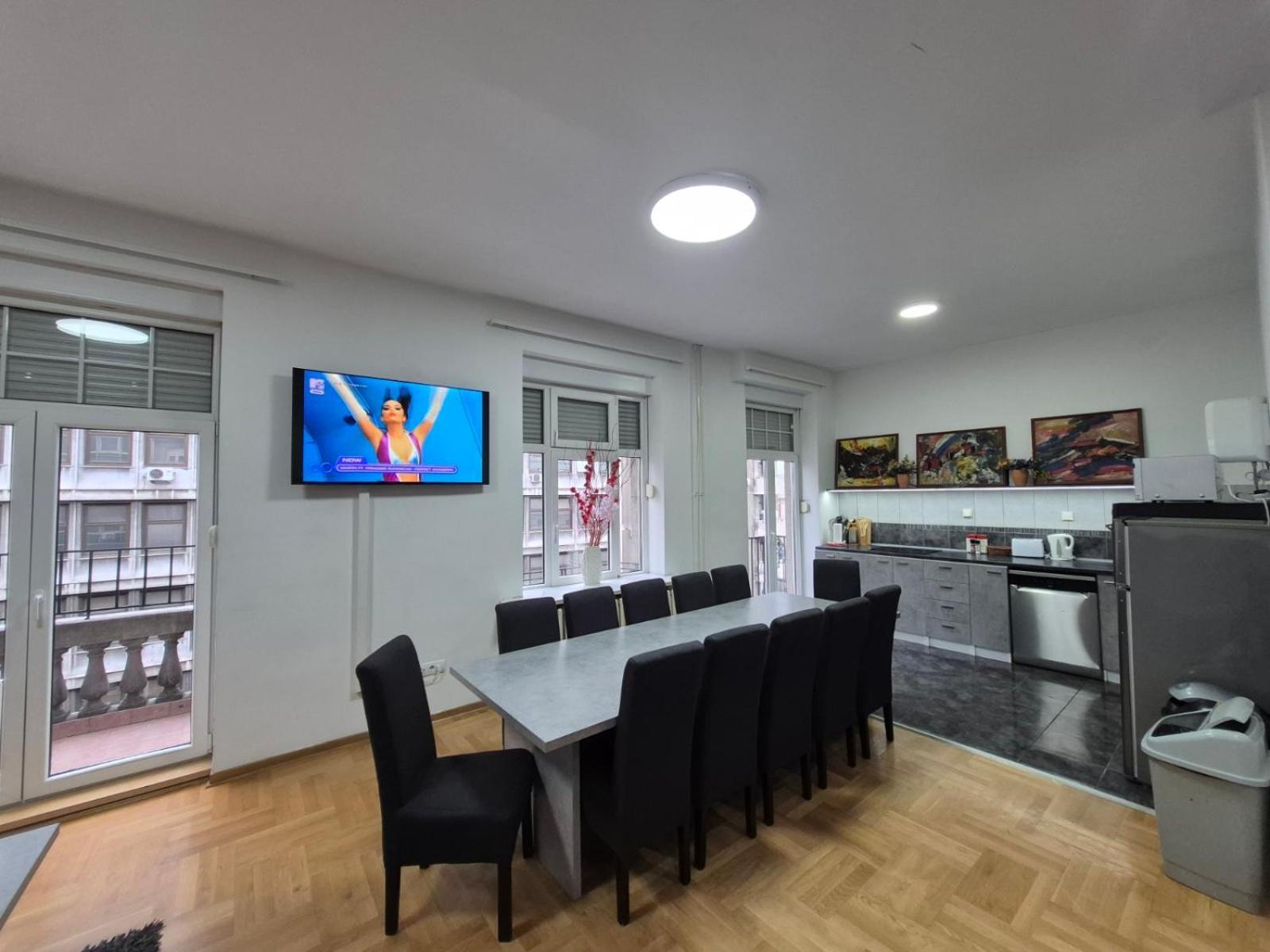 Authentic Belgrade Centre Apartments For Large Groups, Republic Square - Up To 47 People In 5 Apartments Værelse billede