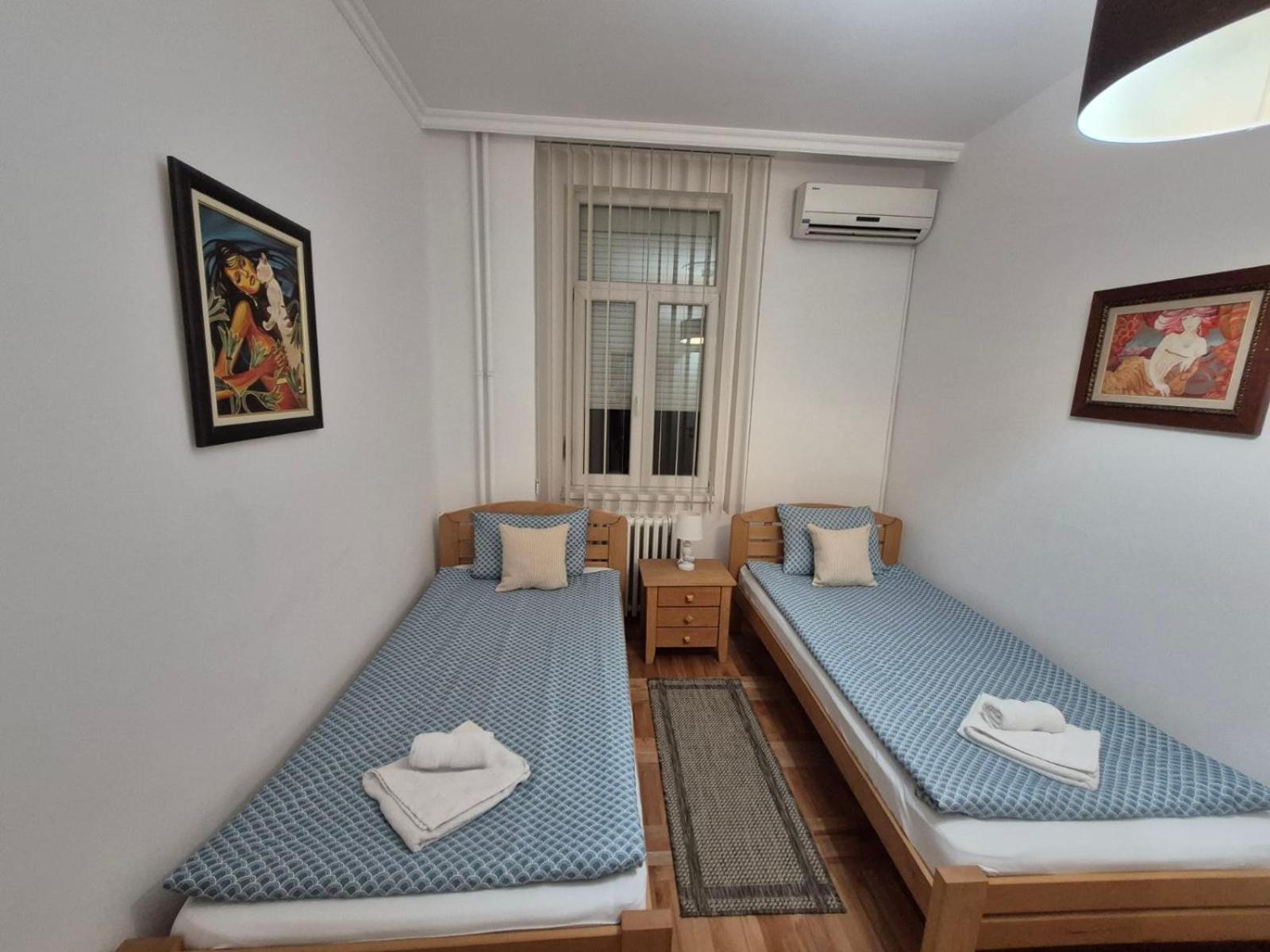 Authentic Belgrade Centre Apartments For Large Groups, Republic Square - Up To 47 People In 5 Apartments Værelse billede