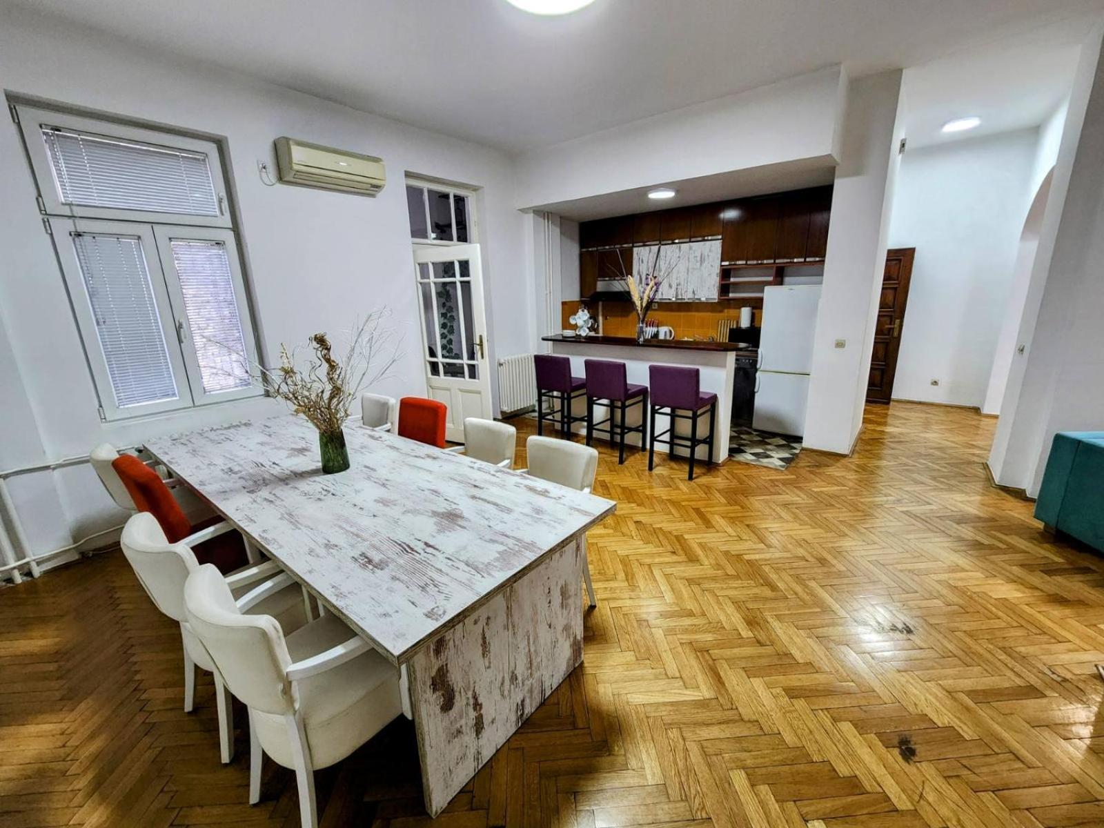 Authentic Belgrade Centre Apartments For Large Groups, Republic Square - Up To 47 People In 5 Apartments Værelse billede
